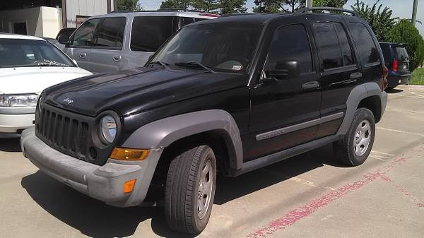 05 JEEP LIBERTY 120k MILES GOOD CONDITION O.B.O