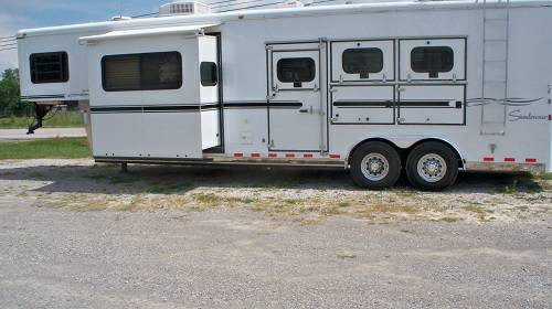 05 Sundowner 3 horse trailer 11 living quarters slide out