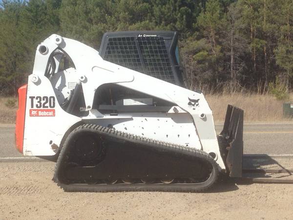 08 T320 bobcat