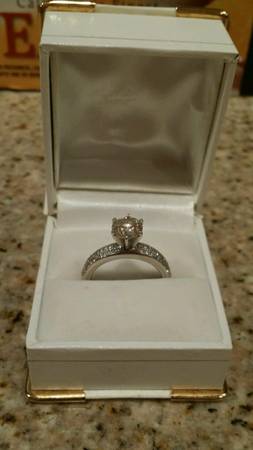 1 ct center stone Diamond Engagement Ring