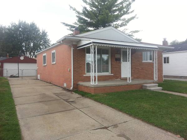 executive seeks house shared situation (Rochester)
