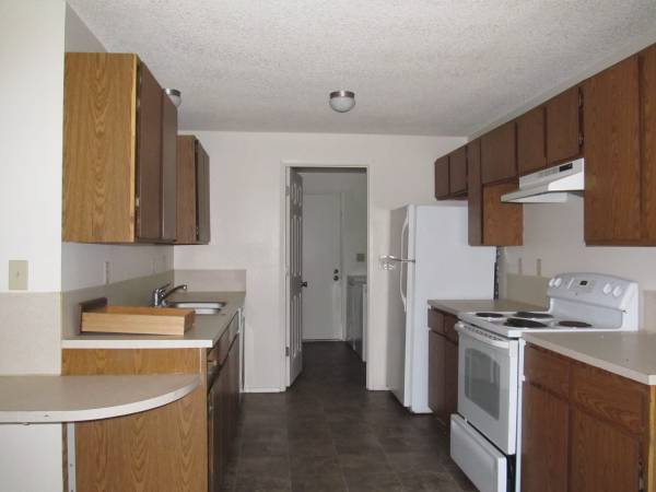1000  Price Very Flexible for Right Place Seek Small HouseApt In Edmonds (Edmonds)