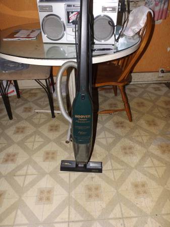 12.0 Amp Hoover Tempo Vacuum with Attachment
