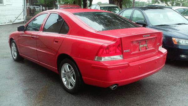 128563128563 2007 Volvo S60 red,excellent condition great gas saver car