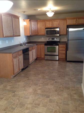 560  Available Now studio apartment (United States)