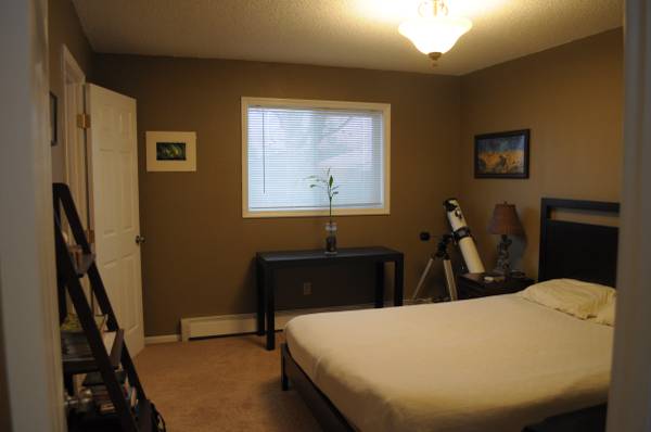 700  One room on the east side of town (mouldoon)