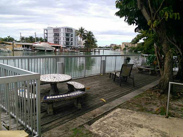 145000  This studio is in a beautiful area. Ready to move in. (Miami Beach)