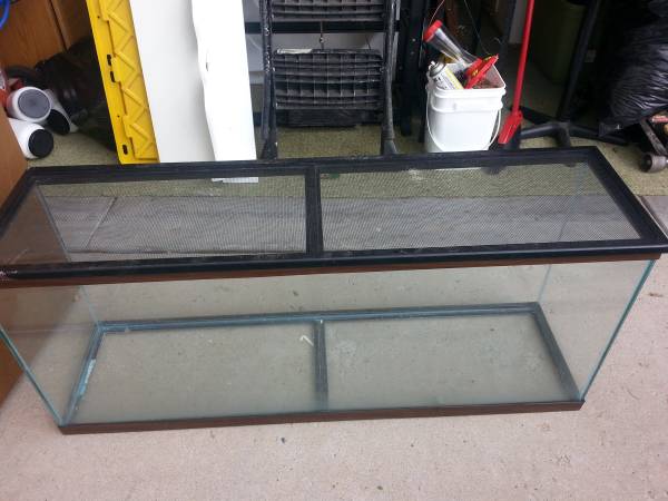 15 FISH TANKS FOR SALEALL SIZES (4914 FREEPORT WAY,DENVER,CO 80239)