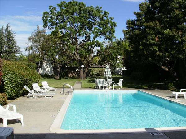 1500  Furnished Master room sublet Aug 31Oct15 flex dates (mountain view)