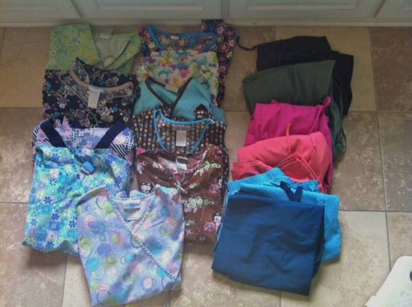 16pc LOT used scrubs(med)