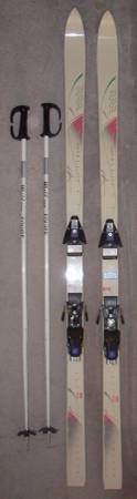 179 K2 Downhill Skis with Mounted Salomon Bindings and Polls