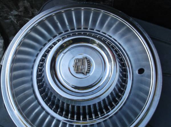 1964 CADDY 15 HUBCAPS