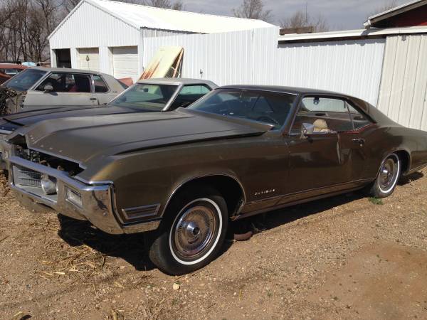 1969 Buick Riviera 2