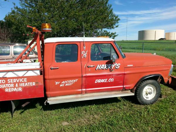 1971 Ford Crew Cab F350 4X4 Tow Truck