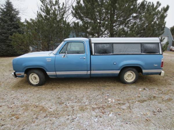 1975 Dodge 100 Pickup Truck