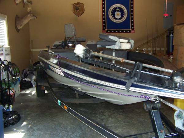 1987 RESTORED Cajun Bass BoatTrade for Older Travel Trailer RV