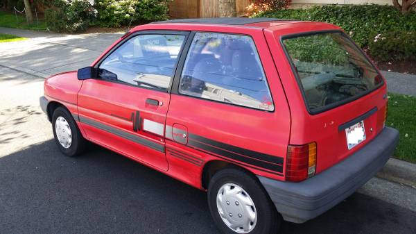 1990 Ford Festiva 2DR Hatch Back