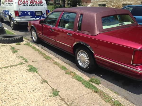 1995 Lincoln Town Car Executive Series