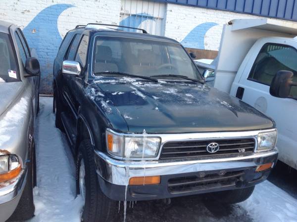 1996 toyota 4 runner,121k miles,runs good,4x4,clean,sunroof,cd,3900b