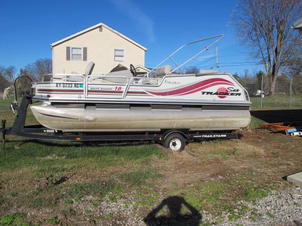 1997 Pontoon Boat  Sun Tracker Bass Buggy  18ft 40HP