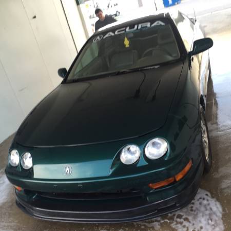 1999 Acura integra 5speed runs great daily driven