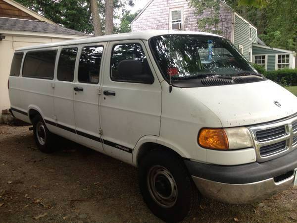 1999 Dodge Ram 3500 maxi Van 15 passennger