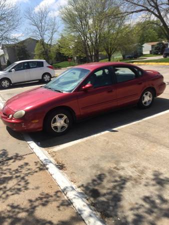 1999 Ford Taurus