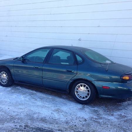 1999 Ford Taurus