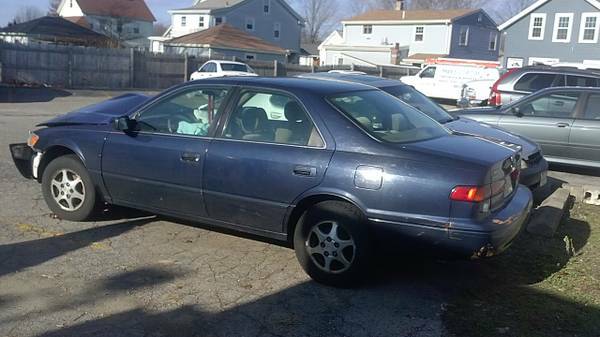 1999 Toyota Camry LE 135k (Stoughton)