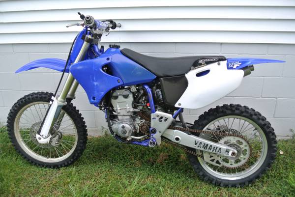 1999 Yamaha YZ400F Dirt Bike