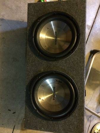 2 12 inch subs and sub woofer in box