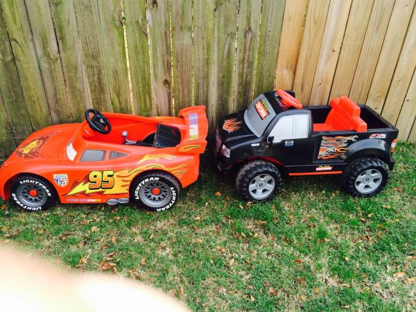 2 battery operated riding vehicles