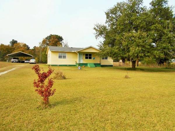 2 bedroom 1 bath almost 2 acres 55K (Smiths Station)