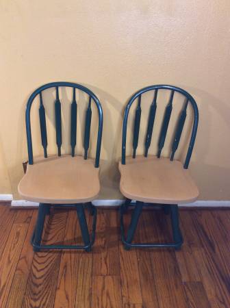 2 DARK GREEN CHAIRS