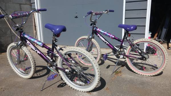 2 girls bikes