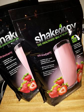 2 unopened bags of strawberry shakeology 200 (Perham)