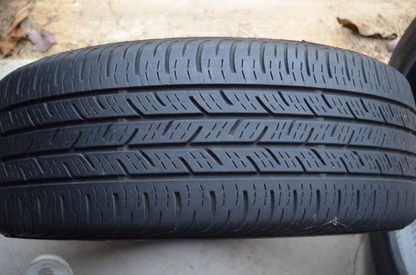 2 used run flat tires Mini Flat Tires (Auto parts)