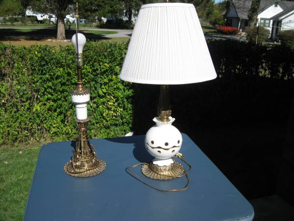2 vintage lamps with one shade