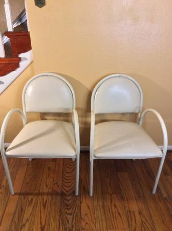 2 WHITE CUSHIONED CHAIRS