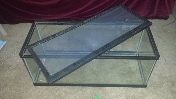 20 gal long aquarium wslide in screen lid (St Paul)