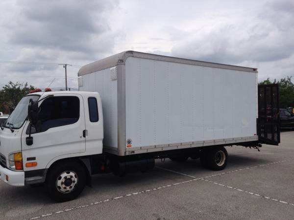 2000 Hyundai Bering ,box truck,  Detroit desiel 67000 miles