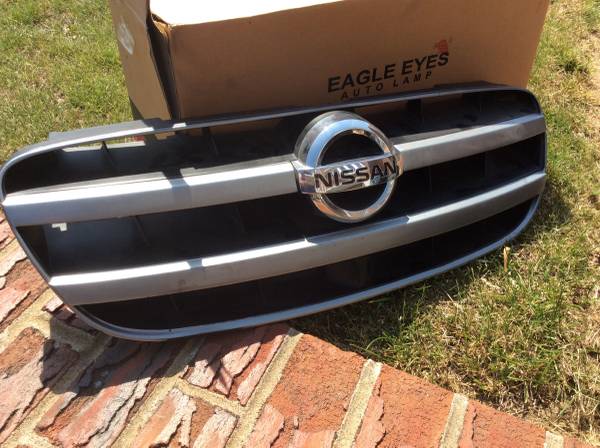 2000 Nissan Maxima Factory Front Grill