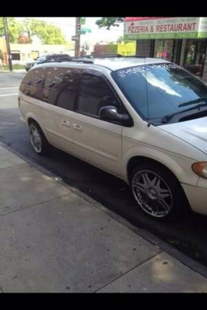 2001 Chrysler Town and country