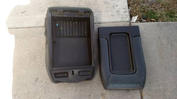2001 SILVERADO MIDDLE SEAT LID ONLY (WESTMINSTER)