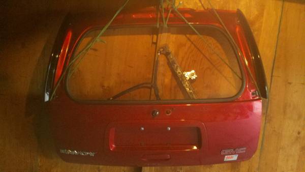 2002 Envoy parts These parts are still available (northwest omaha)
