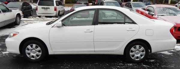 2002 Toyota Camry LE White Grey Interior Automatic Low Miles 130,000