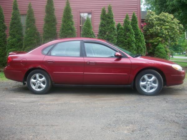 2003 Ford Taurus