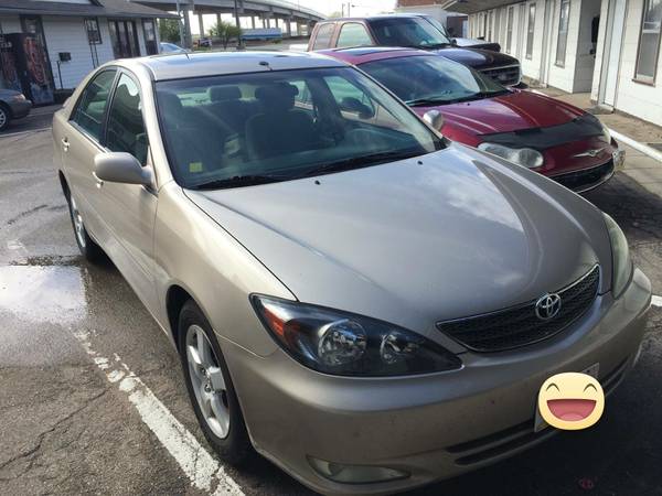 2004 Toyota Camry SE Clean Title car (Include sunroof)