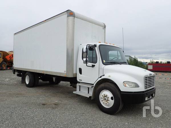 2005 FREIGHTLINER M2  Truck