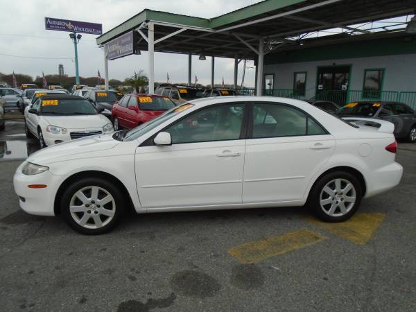 2005 Mazda MAZDA6 i Sedan  GREAT GAS MILEAGE